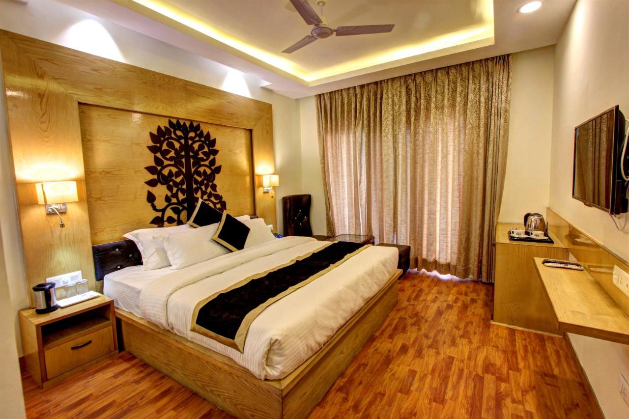 Honeymoon Room